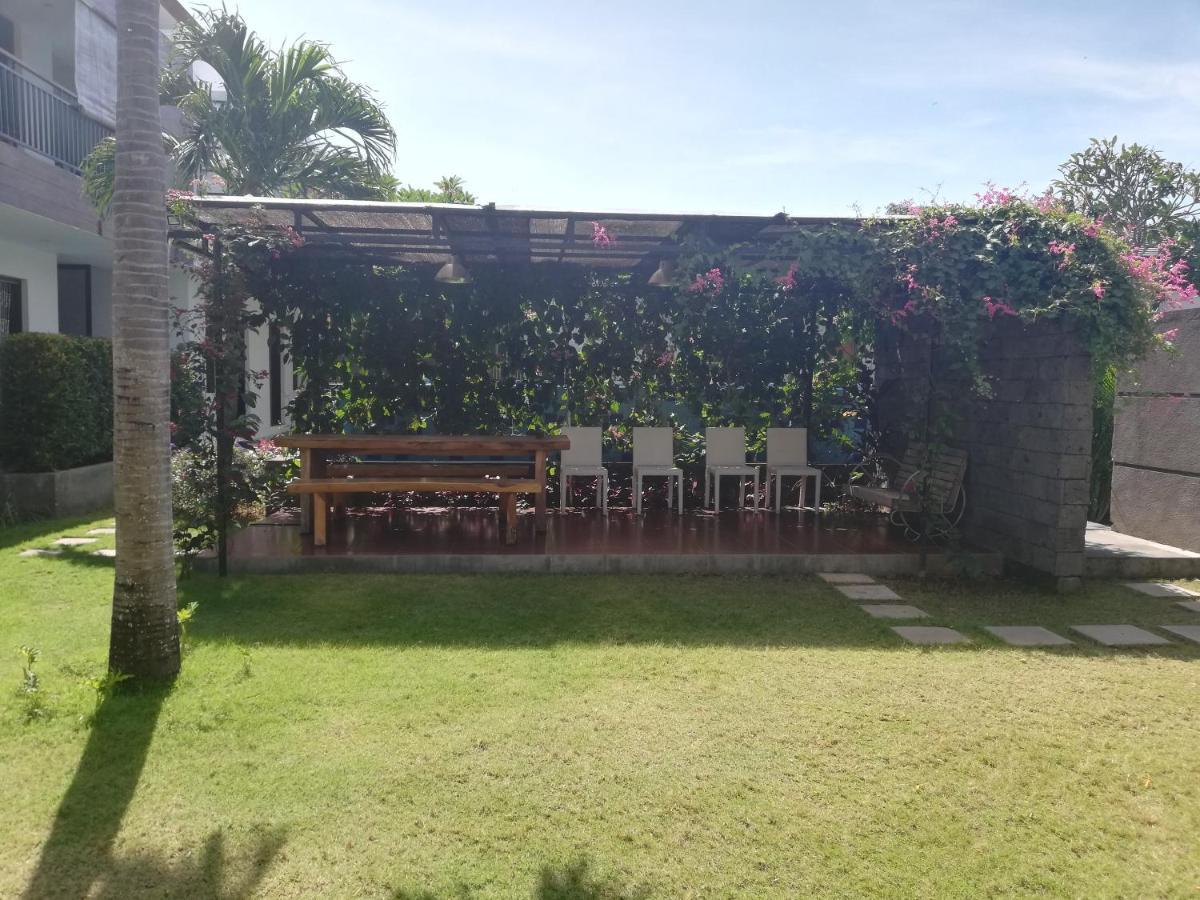 Manu Sekuta Sanur